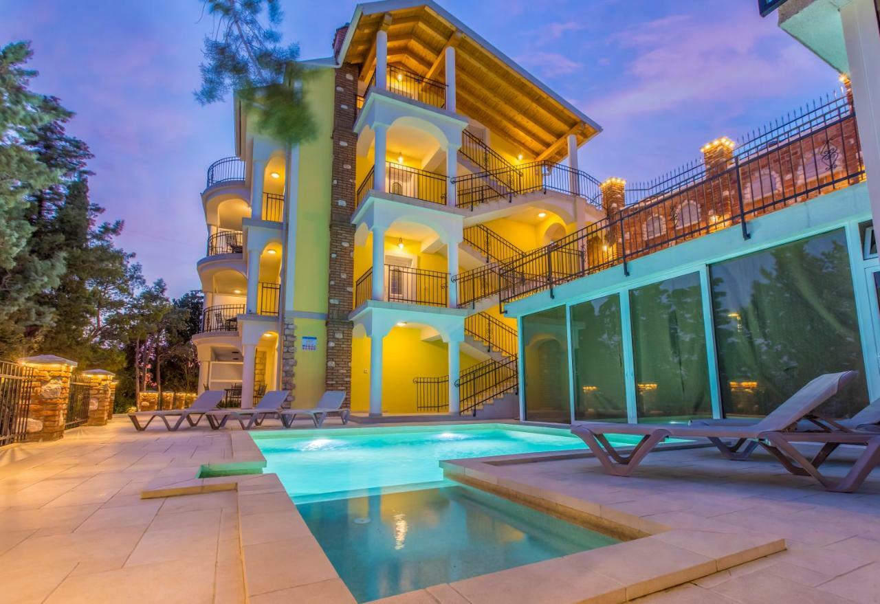 Palace Paulina Luxury Residence 노비비노돌스키 외부 사진